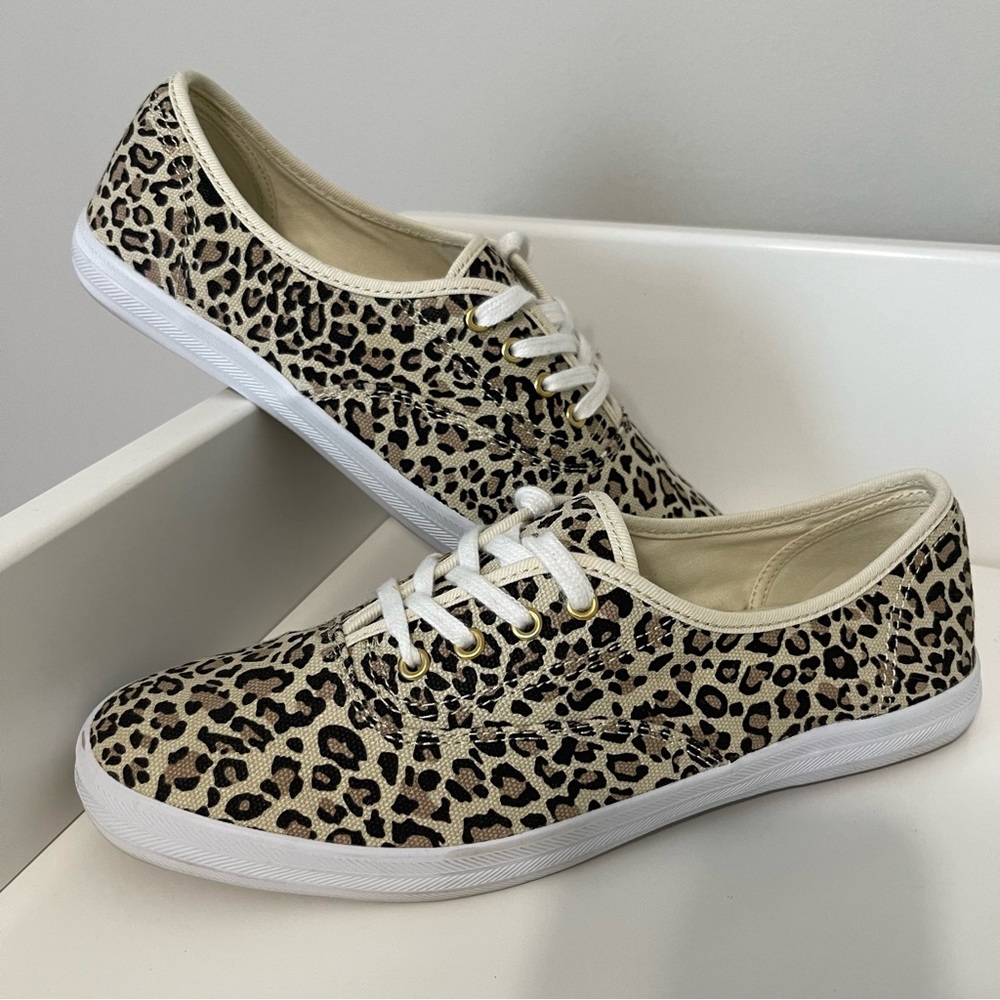 Kelly and Katie Gia leopard size 7.5 Runs narrow